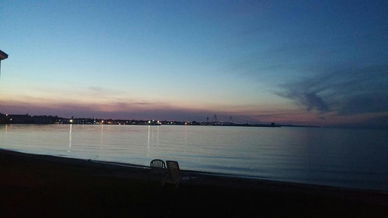 Bridgeview Motel Mackinaw City Bagian luar foto