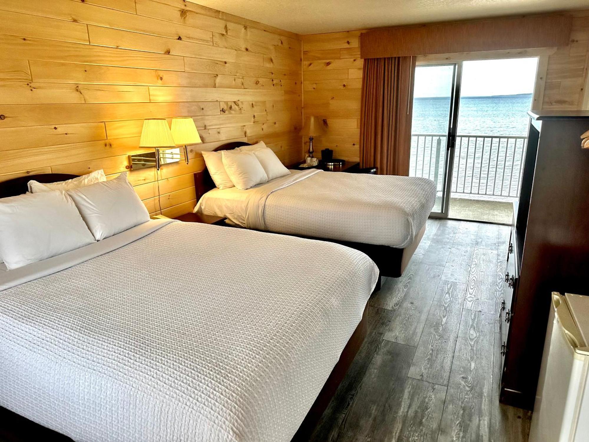 Bridgeview Motel Mackinaw City Bagian luar foto