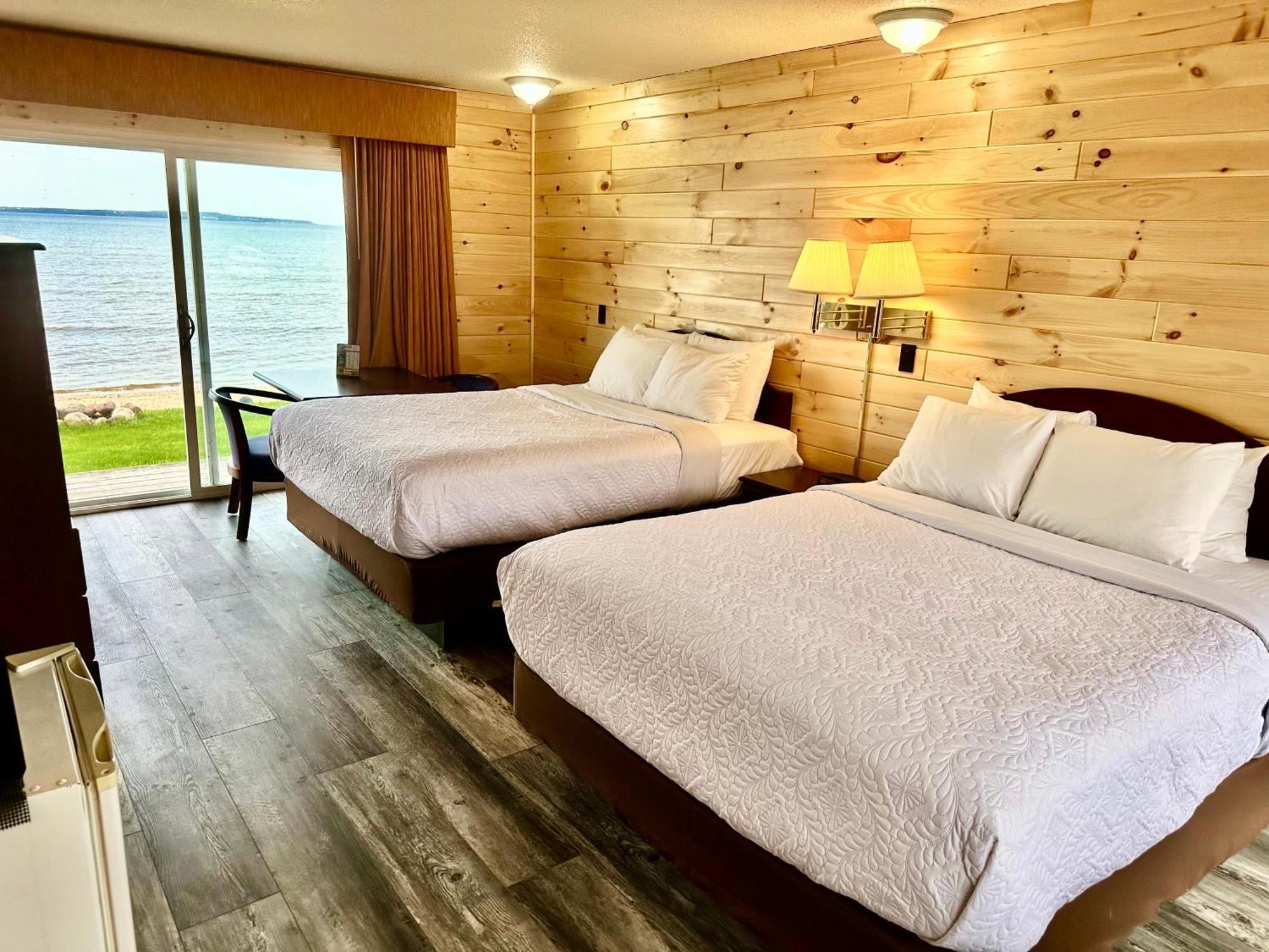 Bridgeview Motel Mackinaw City Bagian luar foto