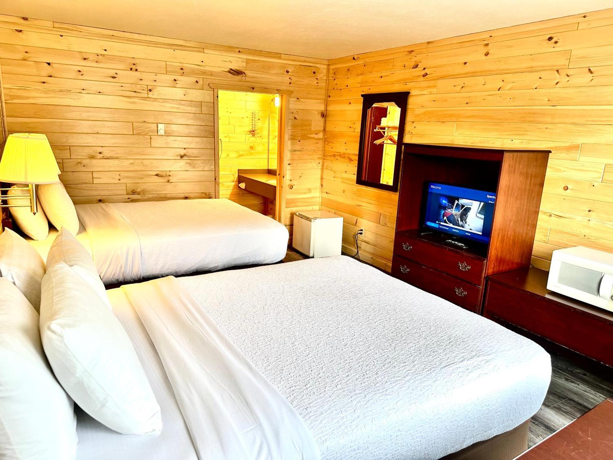 Bridgeview Motel Mackinaw City Bagian luar foto