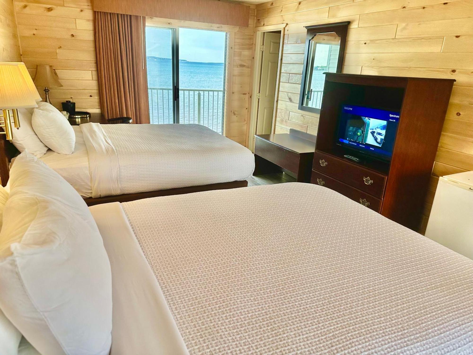 Bridgeview Motel Mackinaw City Bagian luar foto
